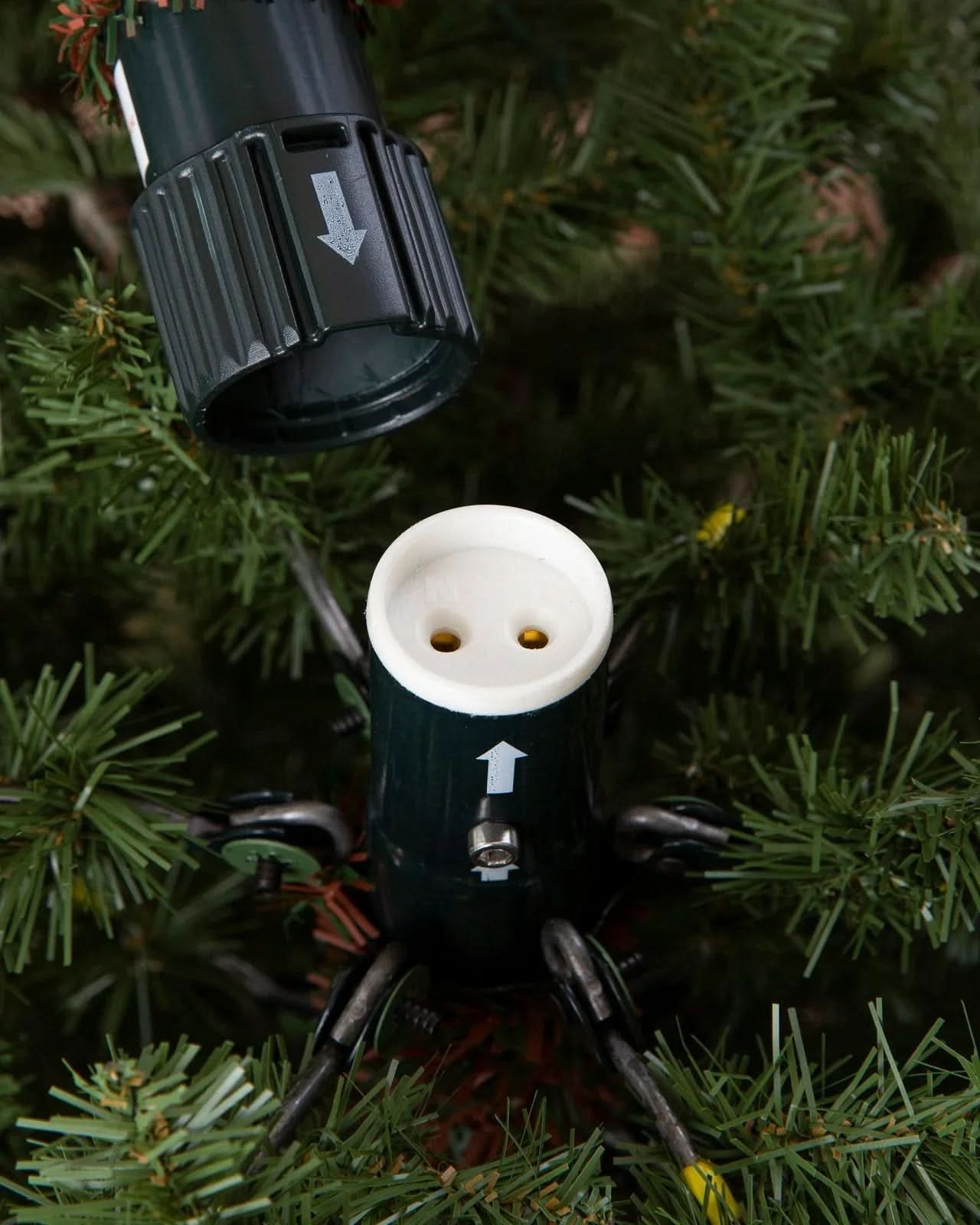 Árvore Premium com LEDs + 73 Enfeites Inquebráveis + Pisca Multicolorido de Brinde (10m | Controle por App)